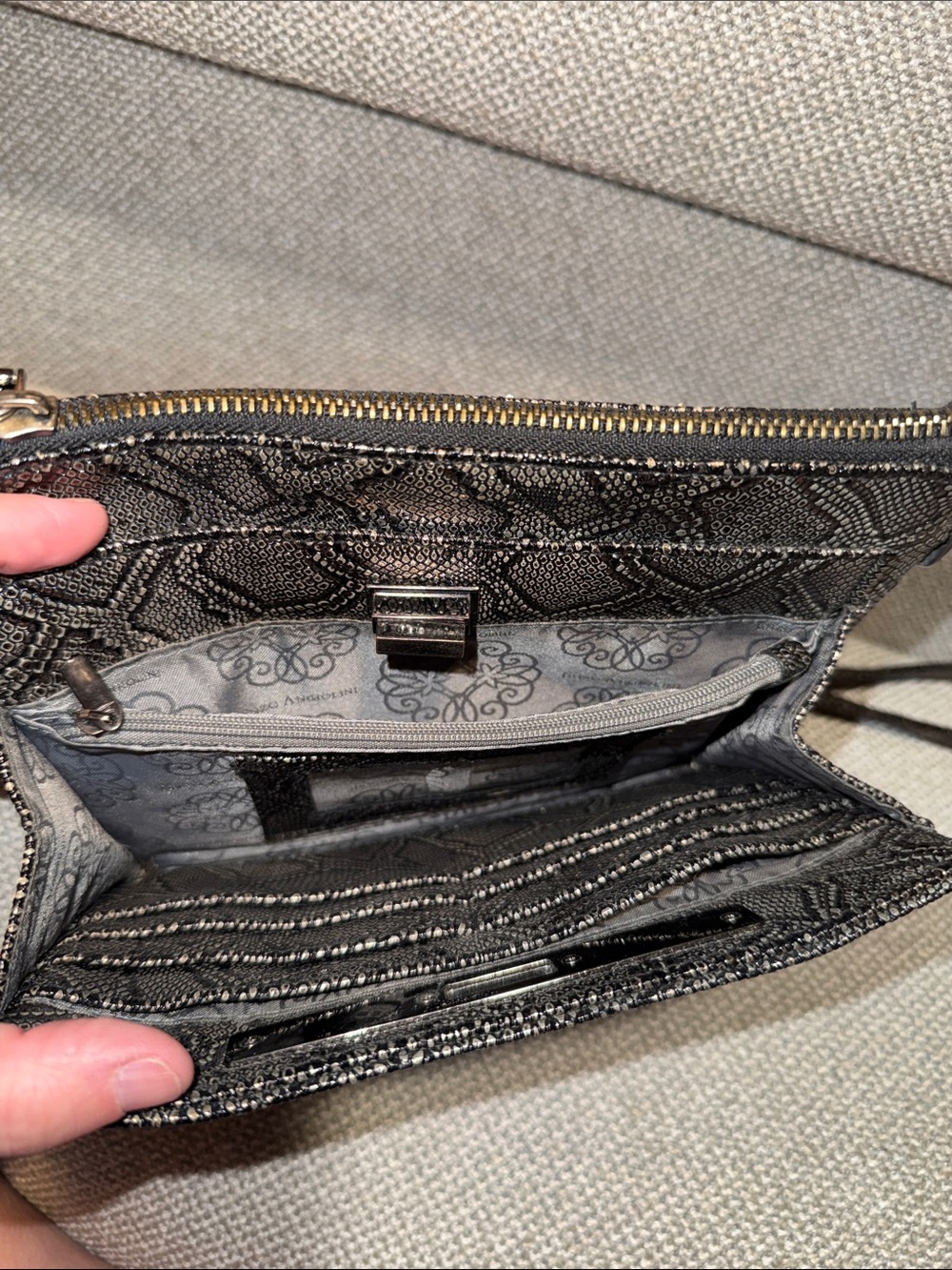 Enzo Angiolini Black Pewter Snakeskin Crossbody Bag - Picture 6 of 7